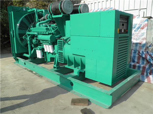 宜良出租发电机 发电机组厂家：柴油发电机组的控制屏的作用是什么？