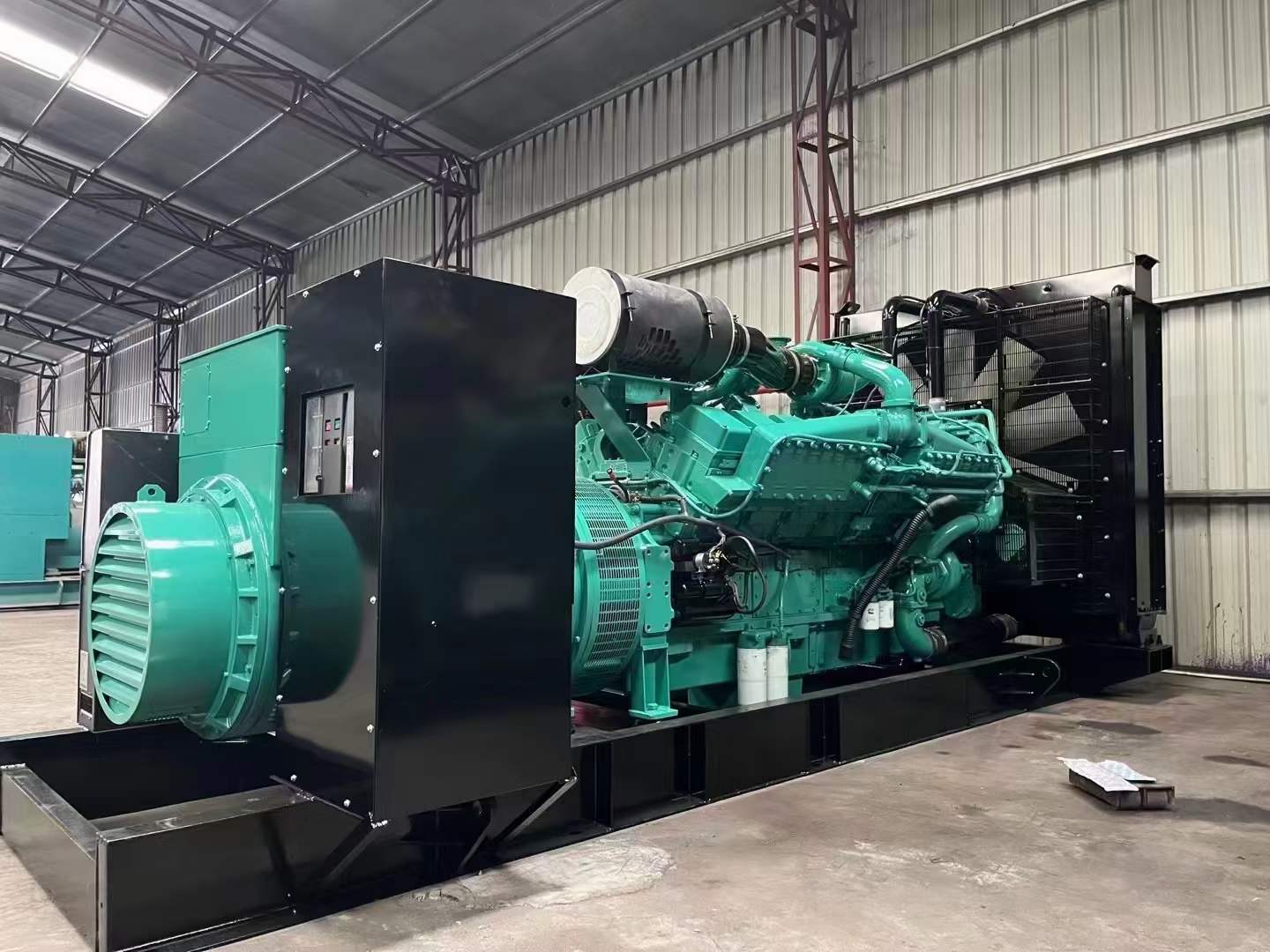 宜良如何降低 800kW 柴油发电机输出电流的波动？